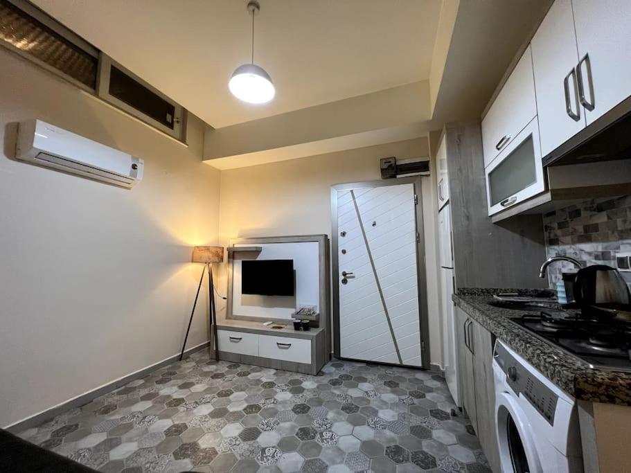 Basement Floor, Merkezi, Erasta Mall Karsisi '21'