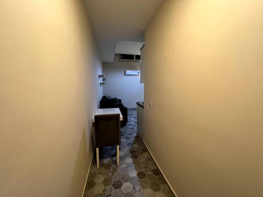 Basement Floor, Merkezi, Erasta Mall Karsisi '21' Antalya